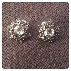Rhinestones stud earrings